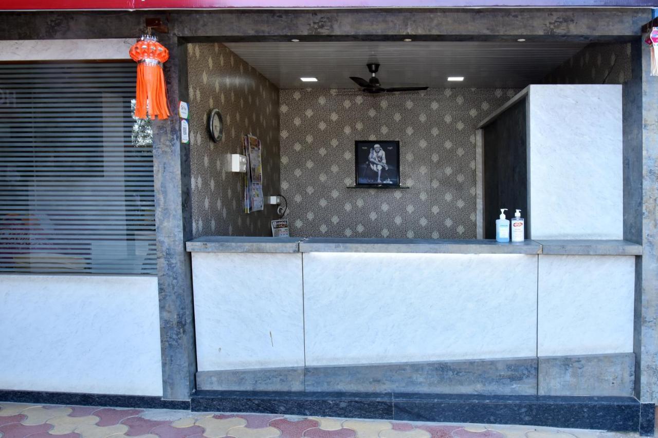 Hotel Temple Sai Shirdi Eksteriør bilde