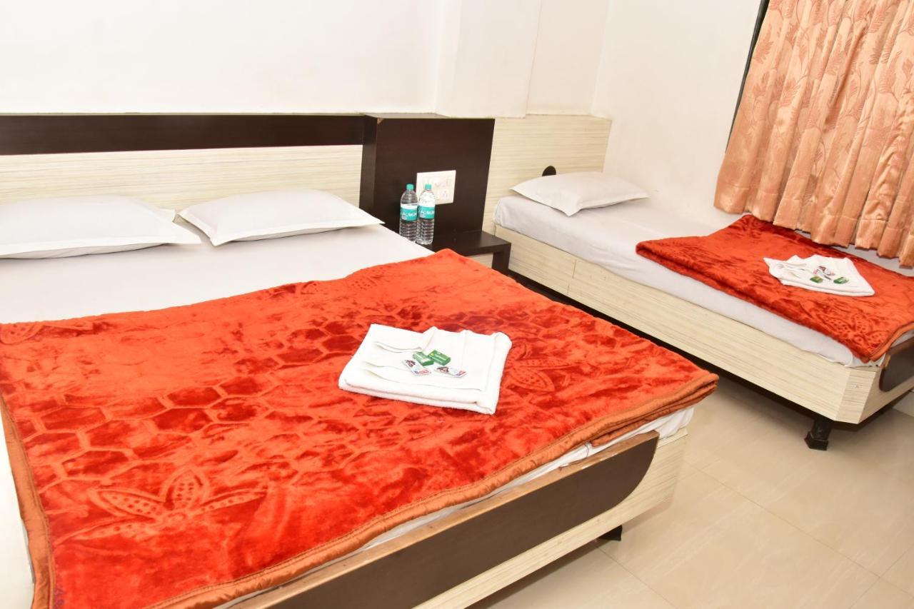 Hotel Temple Sai Shirdi Eksteriør bilde