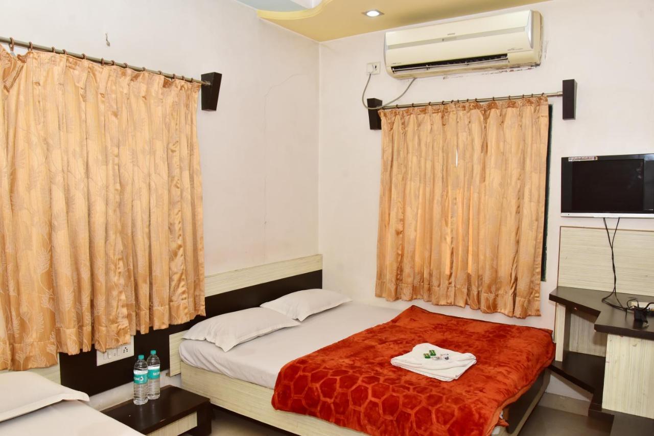 Hotel Temple Sai Shirdi Eksteriør bilde